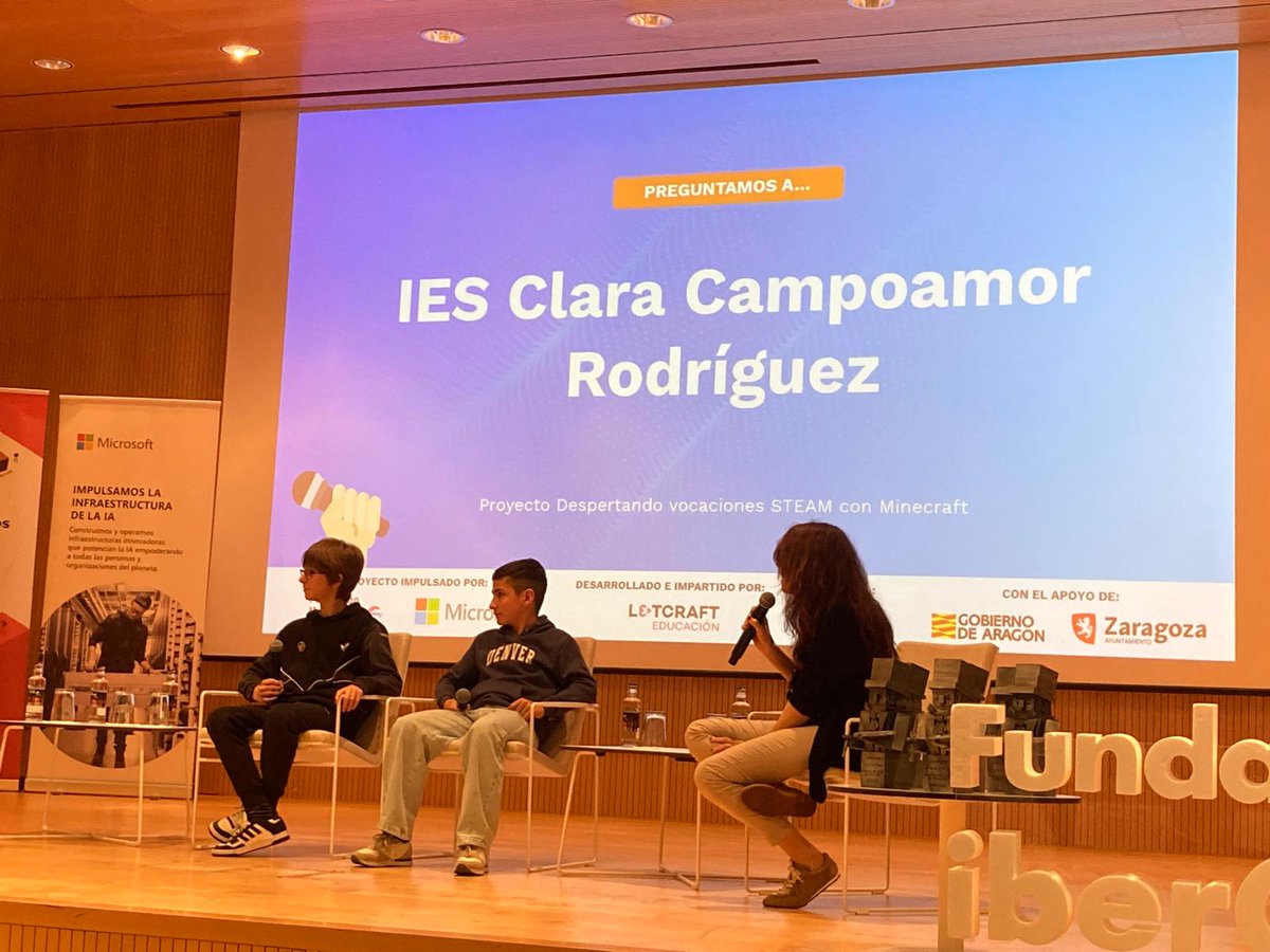 Y  hoy, nuestro alumnado de 2° ESO ha  el primer premio Arte en la nube: Explorando Goya en Minecraft
Enhorabuena!!! Menudo día de galardones!!!
👏🏻👏🏻👏🏻👏🏻👏🏻👏🏻👏🏻👏🏻🥇🥇🥇
<a href="/FundIbercaja/">Fundación Ibercaja</a>
<a href="/PantallasAmigas/">PantallasAmigas</a>