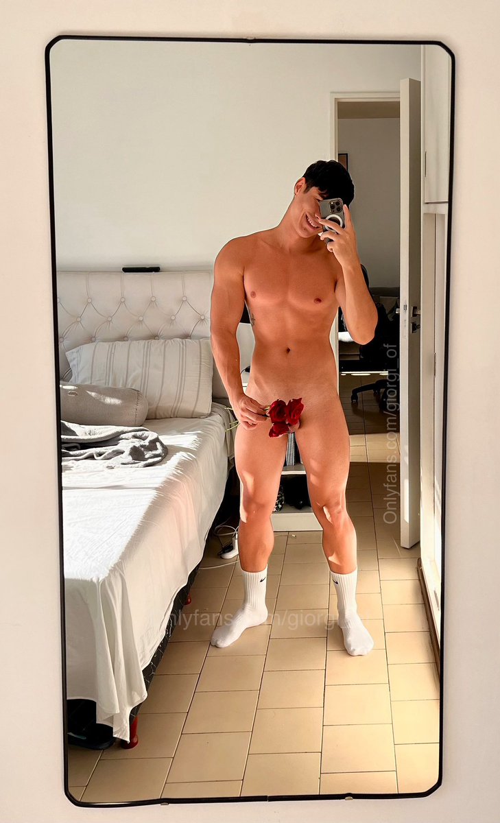 Morning🌹

onlyfans.com/giorgifree