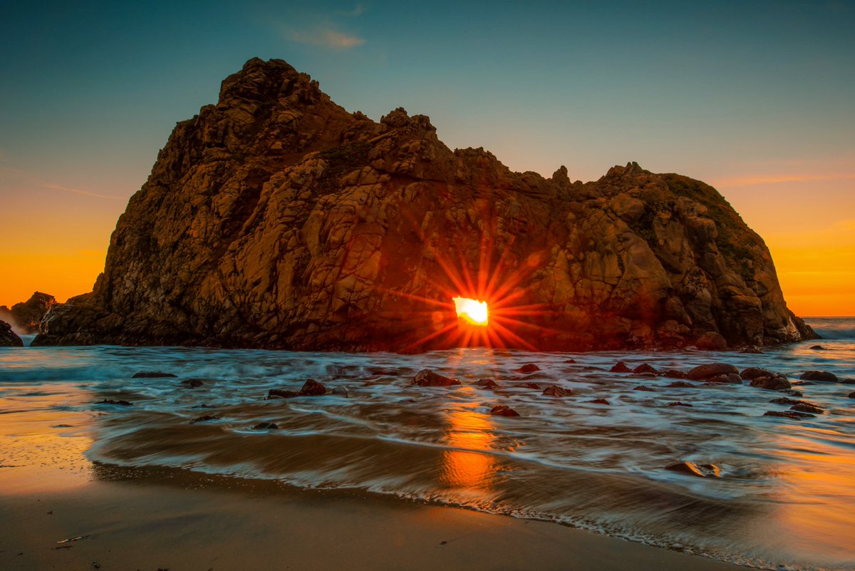 TGIF Twitterland🐺💞
“Some things are believed because they are demonstrably true. But many other things are believed simply because they have been asserted repeatedly—and repetition has been accepted as a substitute for evidence.”~Thomas Sowell

#OurWorld
#Nature
