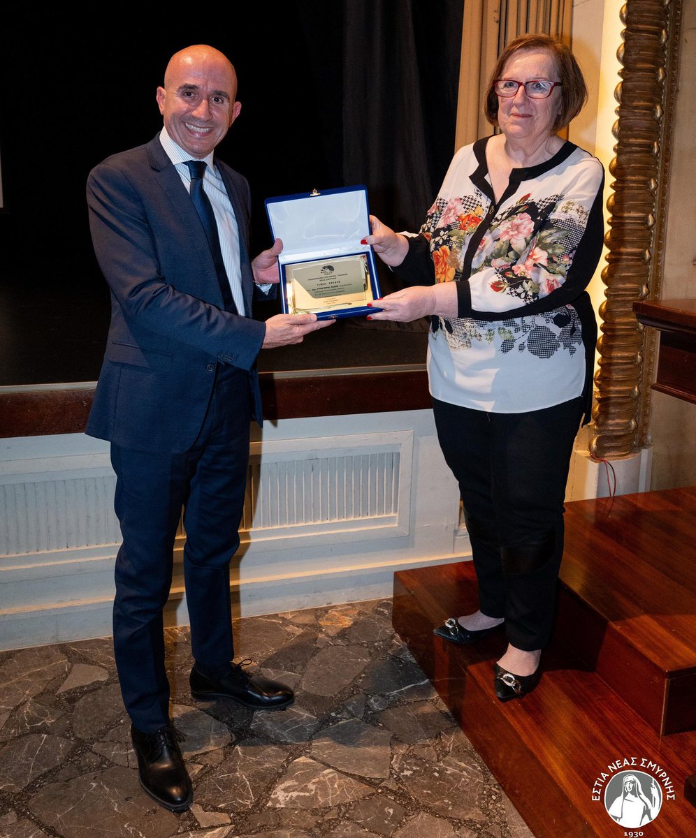 Με τιμά βαθιά η βράβευση από την Παναθηναϊκή Οργάνωση Γυναικών Νέας Σμύρνης για την κοινωνική μου προσφορά και η ευκαιρία που μου δόθηκε να μιλήσω για ένα θέμα τόσο κρίσιμο και επίκαιρο: την Παιδική Κακοποίηση.
Η σιωπή δεν προστατεύει τα παιδιά. Η ενημέρωση, η πρόληψη και η δράση