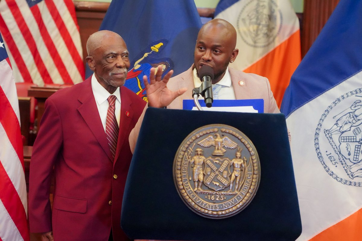 CMKevinCRiley's tweet image. Proud to stand w/ my fellow D9 Council Members at City Hall for the 3rd Annual National Panhellenic Day. Congrats to all honorees—especially Brother Thomas Singleton of Kappa Alpha Psi, who truly embodies our motto, Achievement in Every Field of Human Endeavor. #NPHC #D9