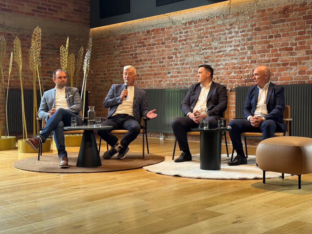 agroklub's tweet image. Posjetili smo proizvodne pogone Žito Grupe iz kojih donosimo informacije o stanju grupacije pred izlazak na burzu

agroklub.com/prehrambena-in…