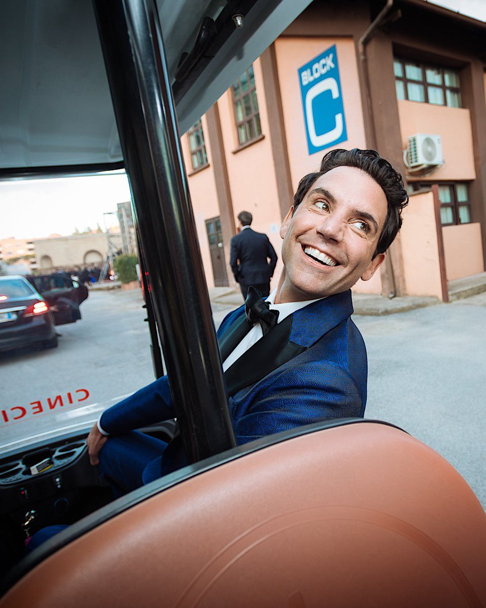 mikasounds's tweet image. È stato un onore condurre la 70ª edizione dei David di Donatello per l’Accademia del Cinema Italiano e Rai Uno, al fianco della straordinaria Elena Sofia Ricci. Quest’anno, per la prima volta, il premio per la Miglior Regia è stato vinto da una donna, e tante altre donne sono…