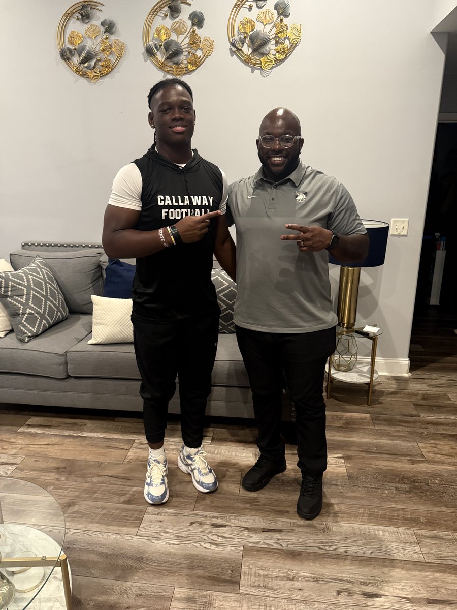 Thankyou to <a href="/CoachJuice17/">Coach Juice</a> for stopping by for a(n) in home and spending time with me and my family Wednesday ! <a href="/shaynep_media/">Shayne Pickering</a> <a href="/BenMoore247/">Ben Moore</a>