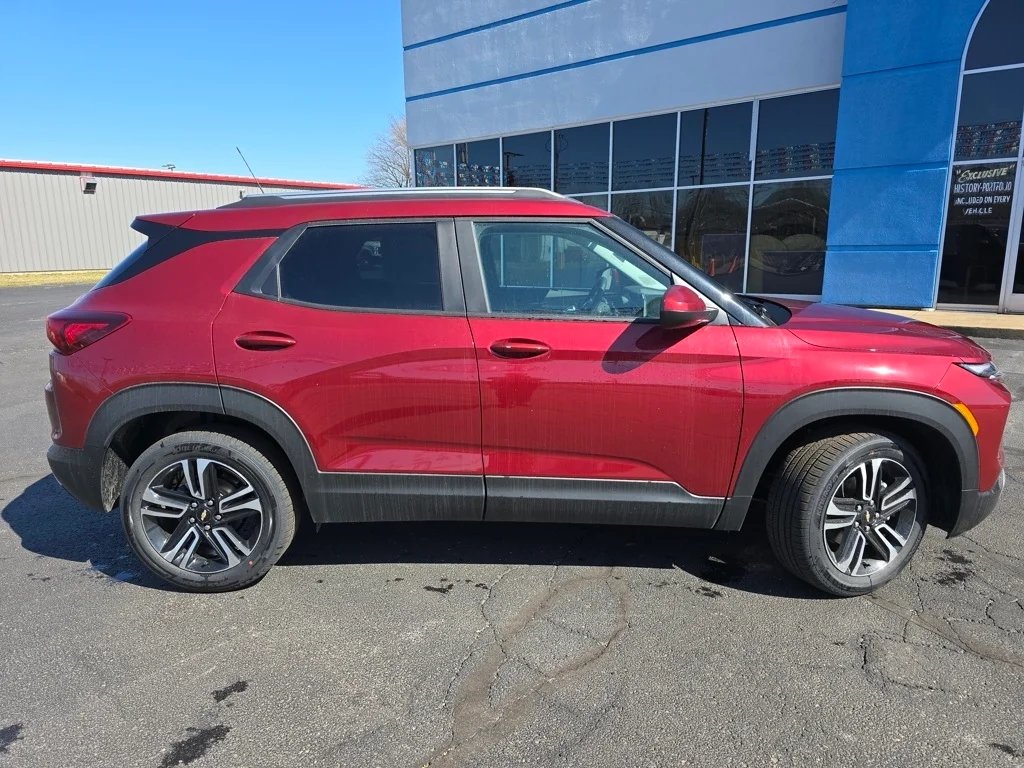 PioneerChevy's tweet image. Check out this Chevrolet TrailBlazer we have on the lot! 🚗  1l.ink/28P5ZF7

It’s got the perfect blend of style, space, and tech to take you wherever you need to go. Want to see more or take it for a spin? Visit us today!

#ChevroletTrailBlazer #Pioneer #ChevySUV