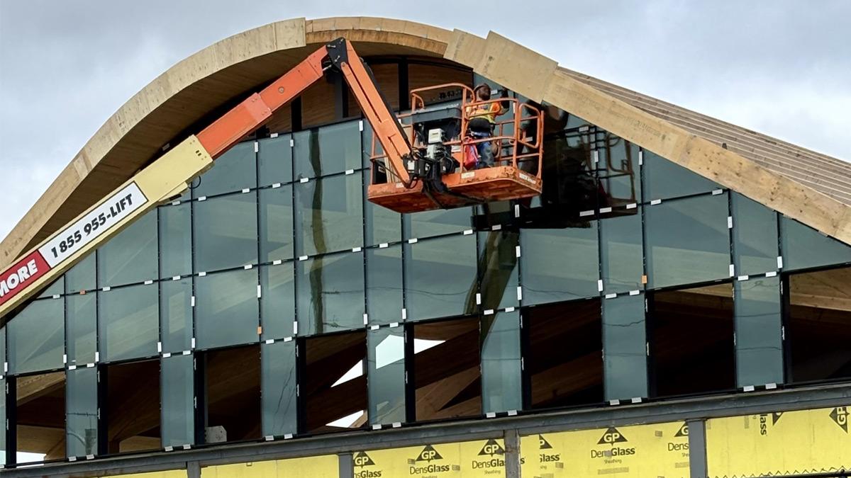 Ongoing construction at the #Barrie Allandale Transit Terminal includes installation of the curtain wall &amp; exterior glazing on the south façade featured in the main waiting area. For full project details incl upcoming road closures, visit barrie.ca/TransitHubsPro….