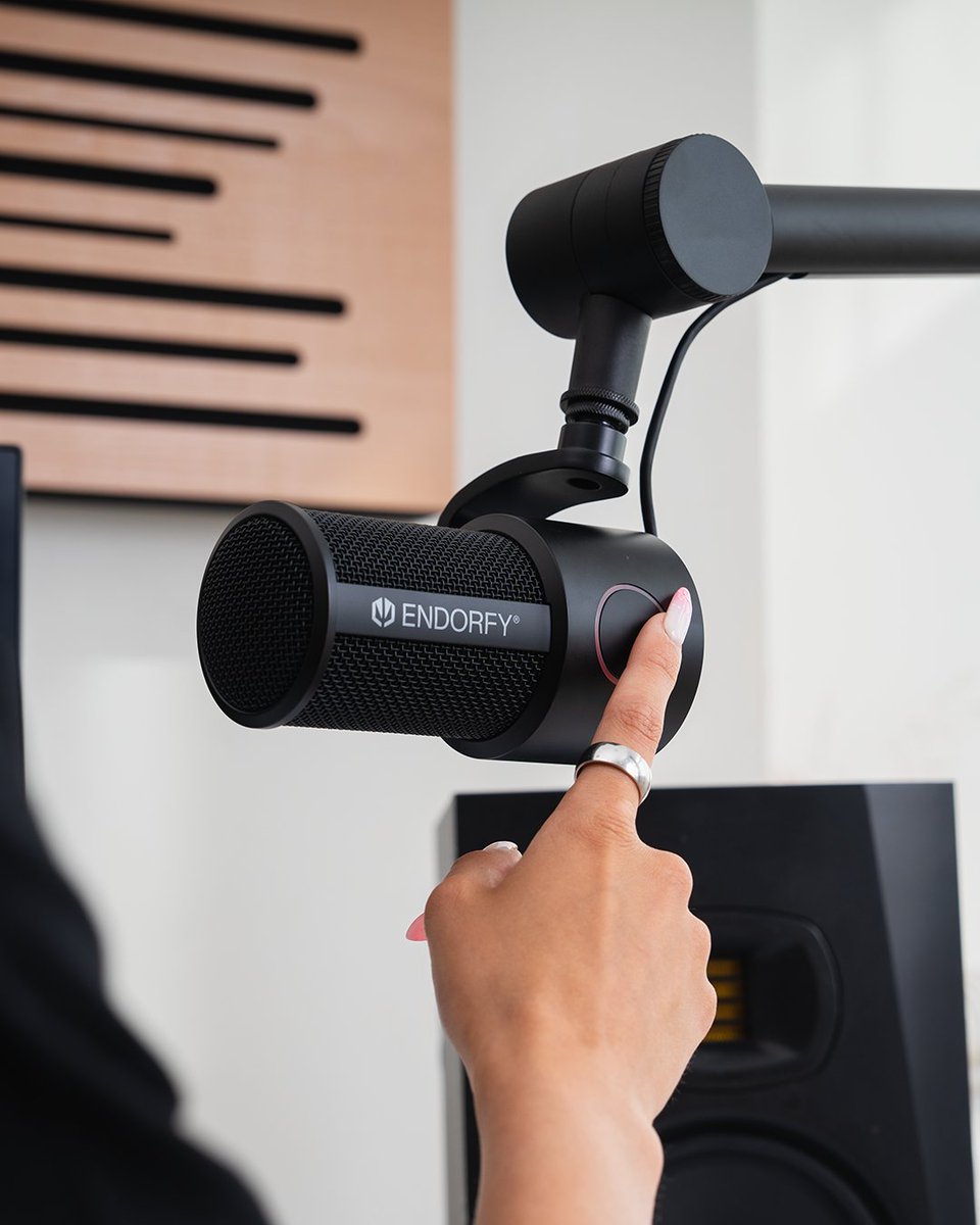 Mute, unmute, mute, unmute. 🤫 Don't get caught off guard! It's easy to stay in control of your audio — even when faced with unexpected interruptions. Just tap the side of Solum Studio, deal with the intruder, and tap again to speak freely.
