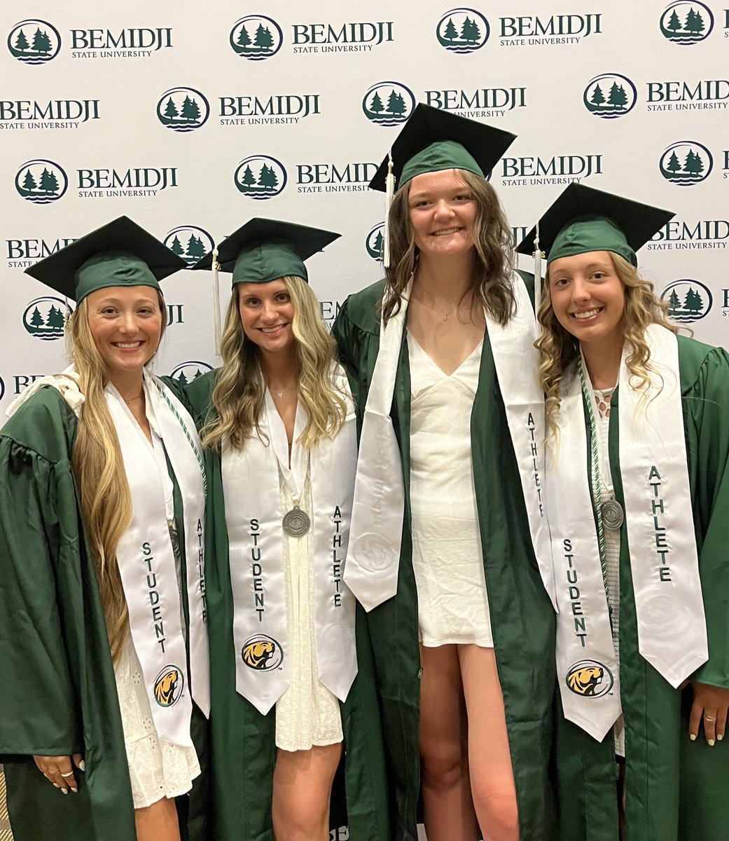 Congratulations to our Seniors 🎓🤍