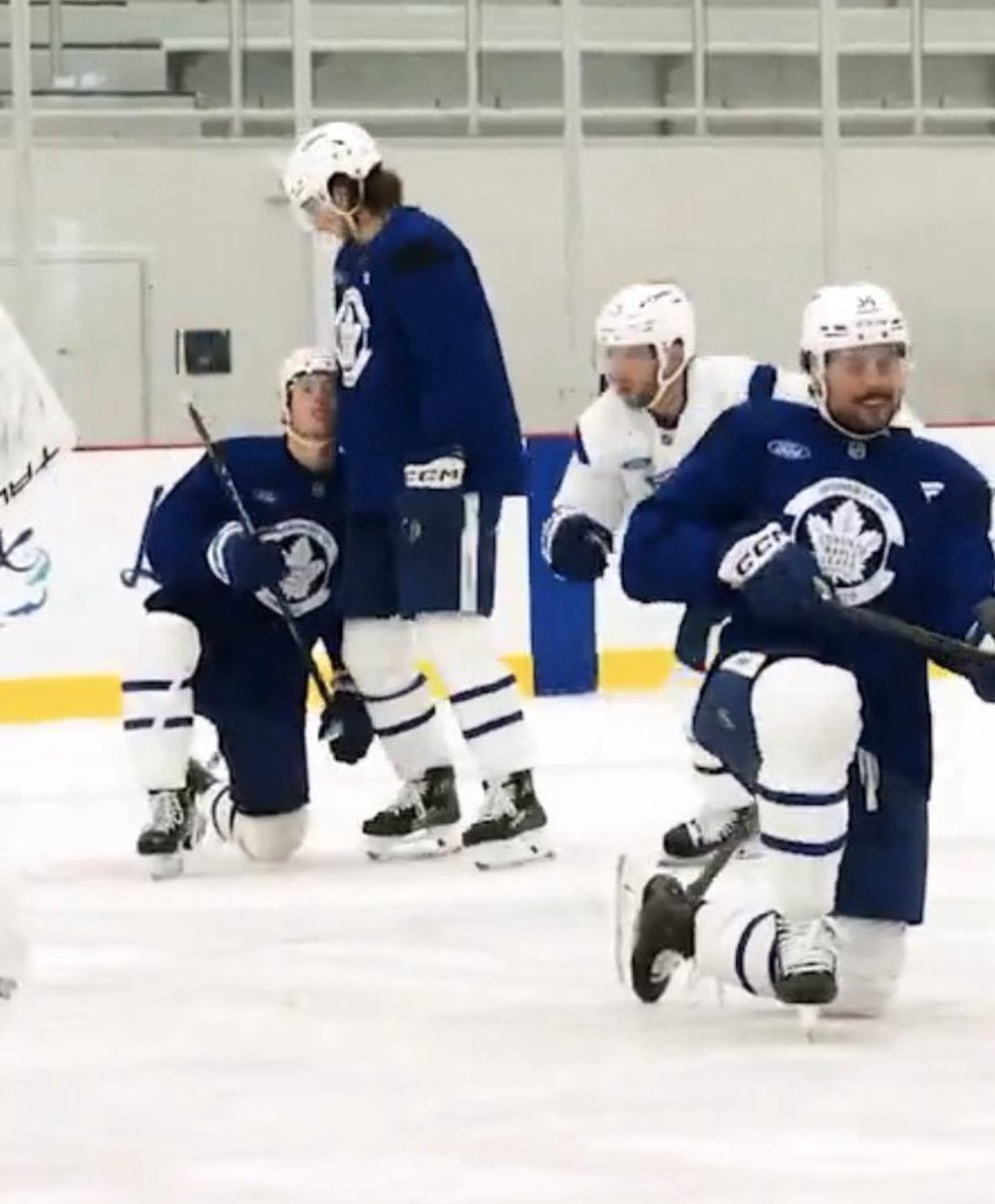 bog_g1rl's tweet image. #WHATISGOINGON