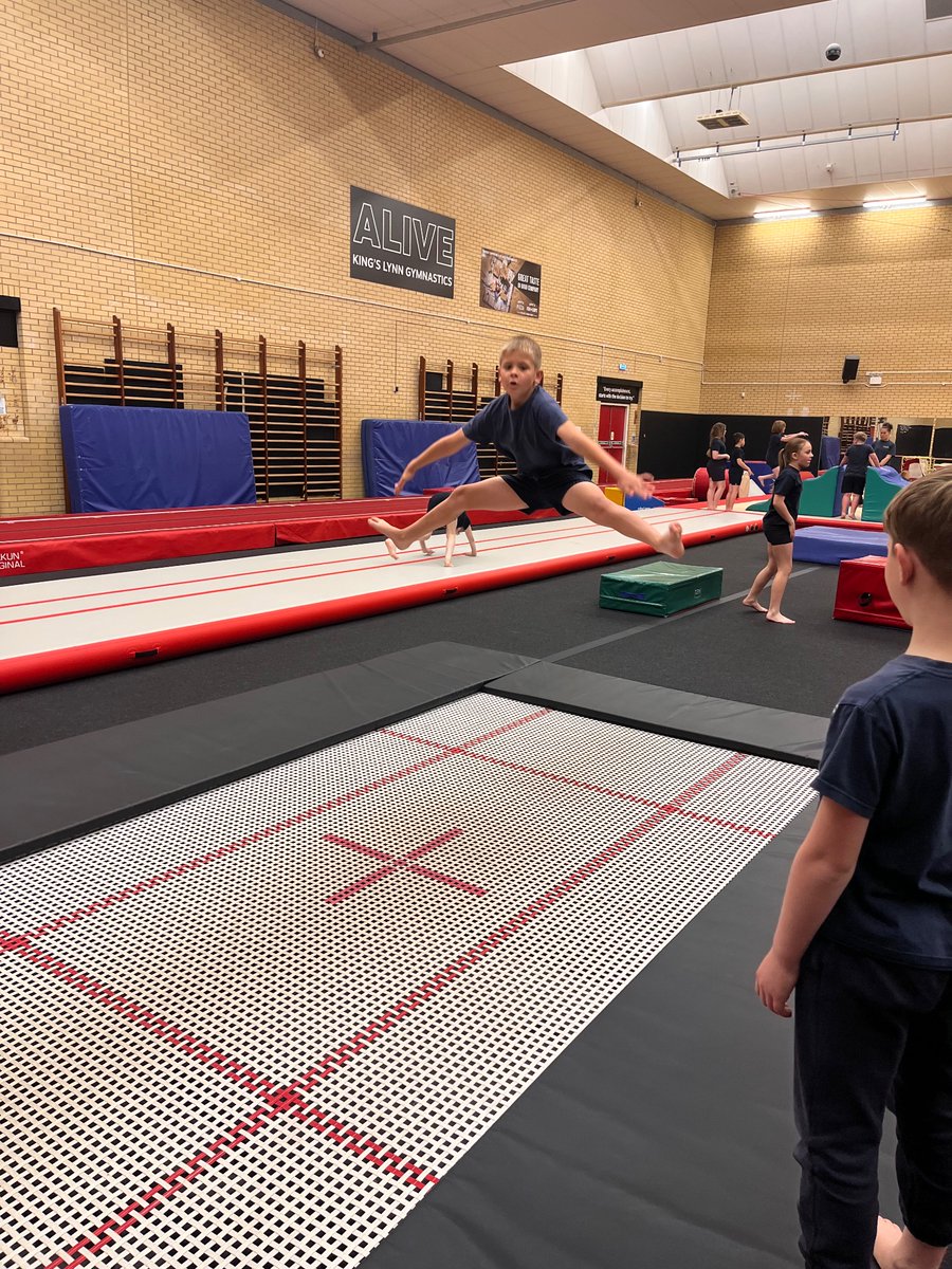 Holy Cross CofE Primary School and Pre-School tweet media