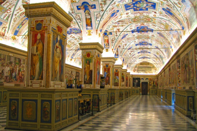 carbo_al's tweet image. Pope Leo intends to live in the Apostolic Palace per Spanish media