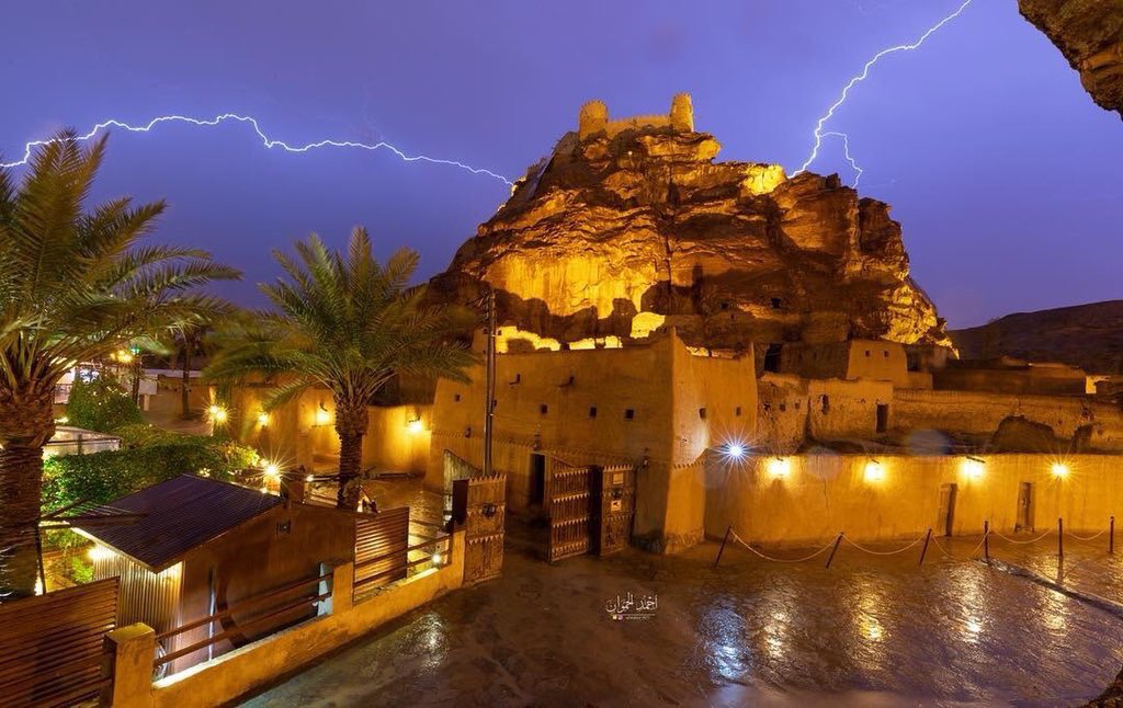 aljouf's tweet photo. مطالب باعتماد رحلات #الجوف_المدينة  #مطار_الجوف  يأملون @ibrahimAl_Omar   تفهم مطالب الوطن و تشغيل خط الجوف المدينة #سكاكا @Saudi_Airlines @Saudia_Care  
#تشغيل_رحلات_الجوف_المدينة @Jso_ksa #مطالب_رحلة_الجوف_الدمام  @AlduailejA @ksagaca  #سكاكا @aljoufsa #الجوف #جامعة_الجوف https://t.co/kUesxC4HC1
