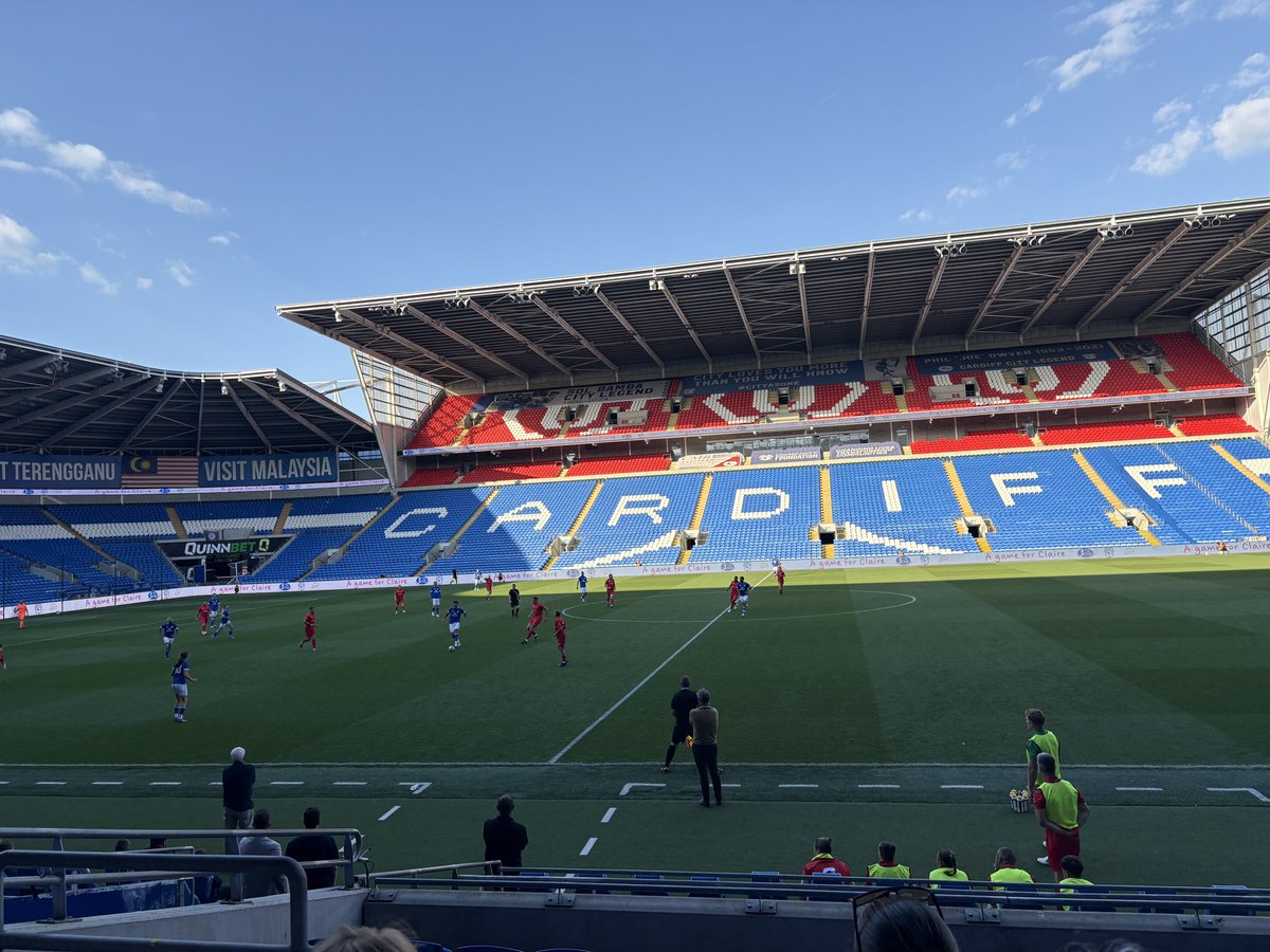 JamieAnderson93's tweet image. 24/25
Game 108

Len Nokes charity game!!

All for a good cause seeing the former bluebird legends feature!