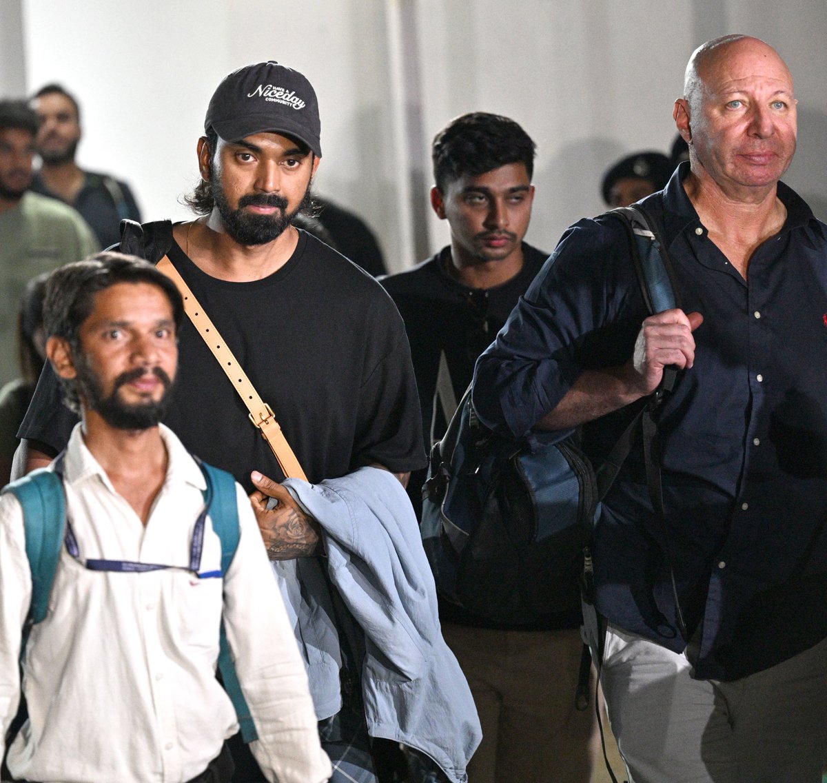 Sportstar (@sportstarweb) on Twitter photo The Punjab Kings and Delhi Capitals players have reached the Safdarjung Station in New Delhi after #IPL2025 was suspended for one week over escalating India-Pakistan border tension.
📸: <a href="/shashiskashyap/">Shashi Shekhar Kashyap</a> The Punjab Kings and Delhi Capitals players have reached the Safdarjung Station in New Delhi after #IPL2025 was suspended for one week over escalating India-Pakistan border tension.
📸: <a href="/shashiskashyap/">Shashi Shekhar Kashyap</a>