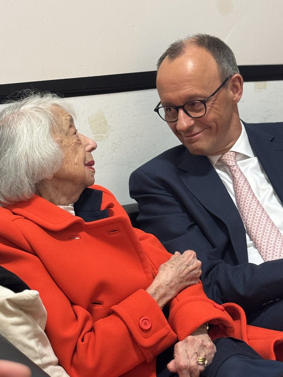 Margot Friedländer war eine der stärksten Stimmen unserer Zeit: für ein friedliches Miteinander, gegen Antisemitismus und Vergessen. Sie hat uns ihre Geschichte anvertraut. Es ist unsere Aufgabe und unsere Pflicht, sie weiterzutragen. Wir trauern mit ihrer Familie und Freunden.