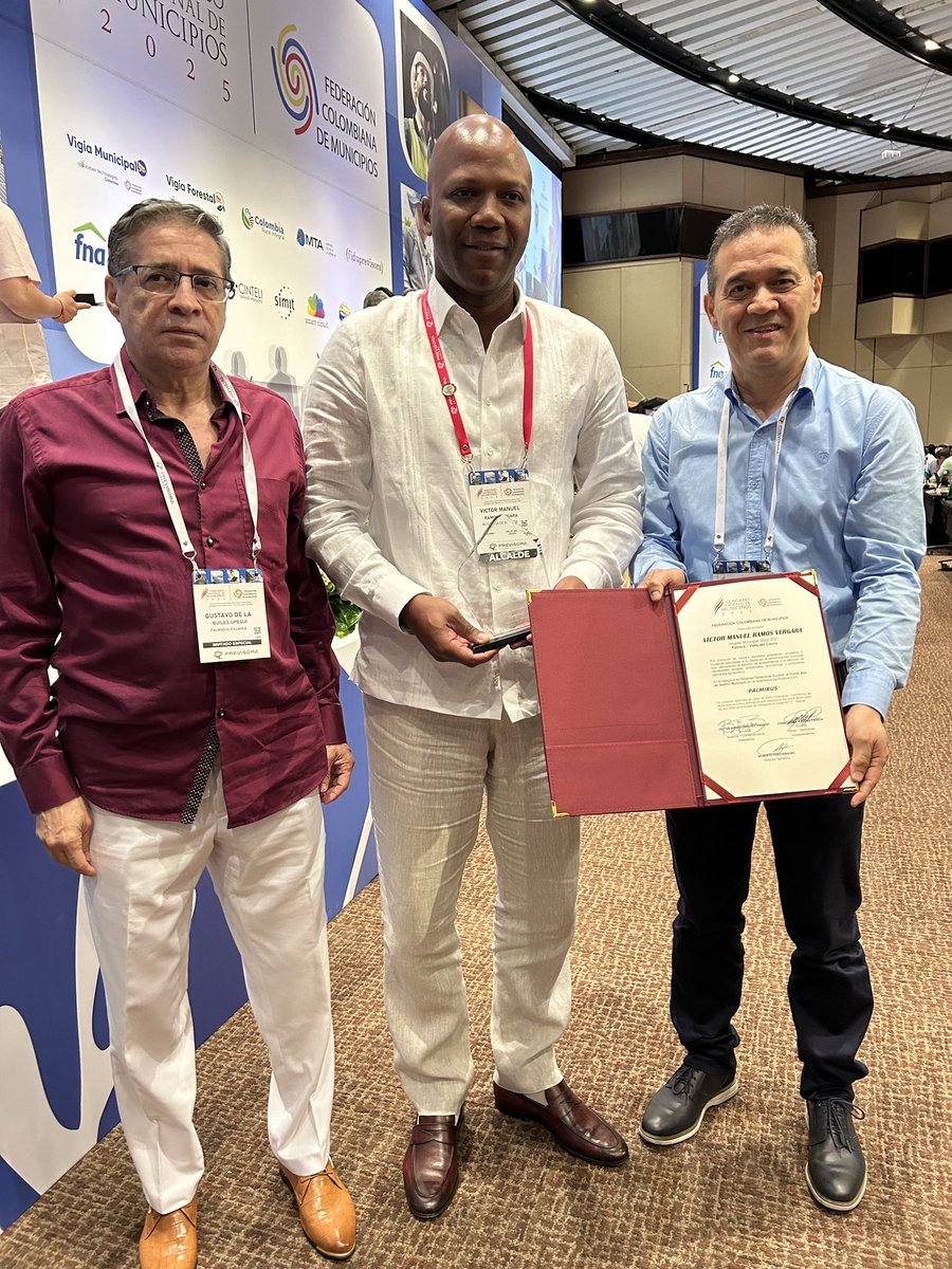 Victor Ramos (@victorramospal) on Twitter photo Honrado por el premio “experiencias significativas” a nivel nacional entregado hoy en #Cartagena.
La implementación de programas como: Palmibus, Palmibici, Sistema Integrado de Transporte y la construcción de las nuevas #Alamedas son ejemplo en el país <a href="/Fedemunicipios/">Fedemunicipios</a> Honrado por el premio “experiencias significativas” a nivel nacional entregado hoy en #Cartagena.
La implementación de programas como: Palmibus, Palmibici, Sistema Integrado de Transporte y la construcción de las nuevas #Alamedas son ejemplo en el país <a href="/Fedemunicipios/">Fedemunicipios</a>