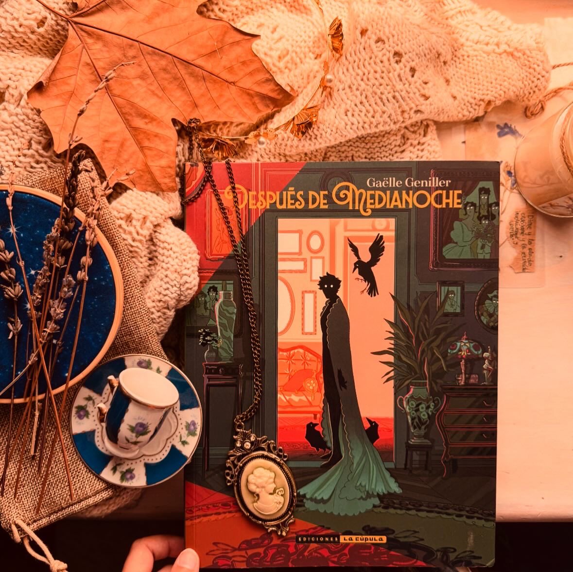 FiebreLectora's tweet image. Solo puedo repetirlo hasta el infinito hasta que me hagáis caso, pero las novelas grádicas de Gaëlle Geniller son pura magia ✨
@LaCupulaComic