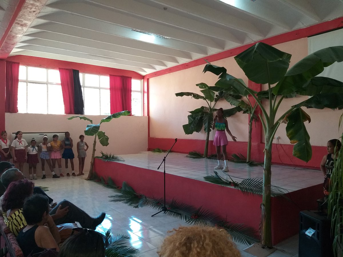 eptstgo's tweet image. Celebran los trabajadores de la #eptstgo gala homenaje por el día de las madres. FELICIDADES A TODAS LAS MADRES TRANSPORTISTAS