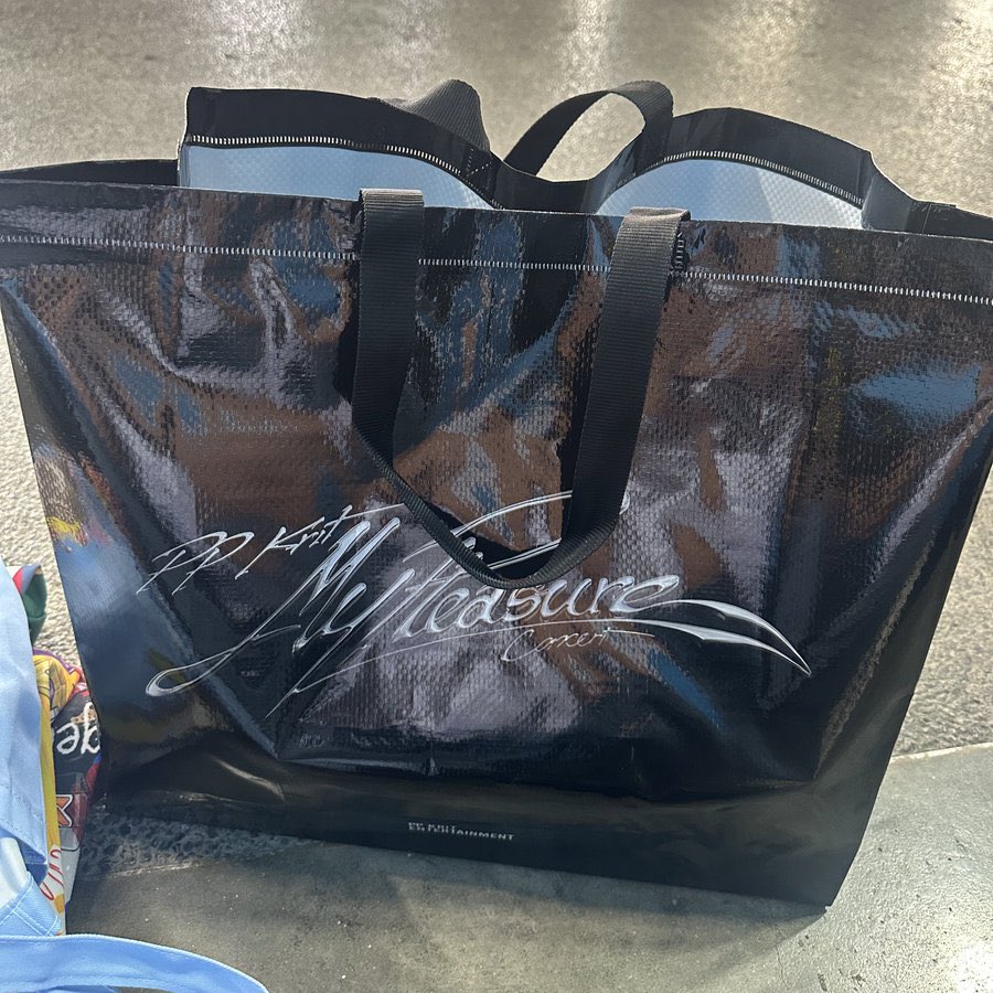 daboyjef2's tweet photo. ขาย / sell
กระเป๋าแถม bag 300 baht

#MyPleasureCollection
#PPKritMyPleasureConcert
#ตลาดนัดบิวกิ้นพีพี #ตลาดนัดบกพพ https://t.co/VcSq4AcYXz
