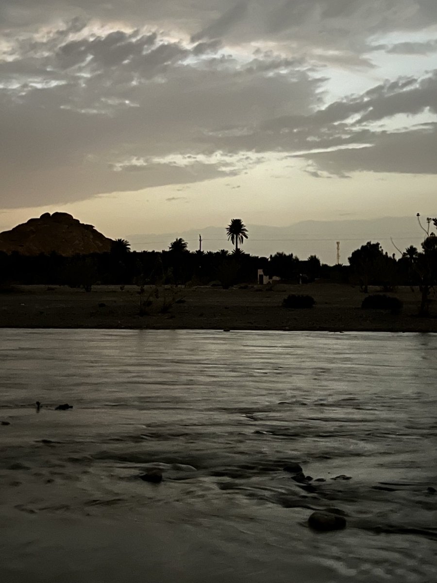 🔹من صيد الكاميرا.
🔹فنجال شاي قبيل غروب اليوم على جانب وادي #تبالة غرب #بيشة. 
🔹متعة بصرية وراحة نفسية لا تضاهى.