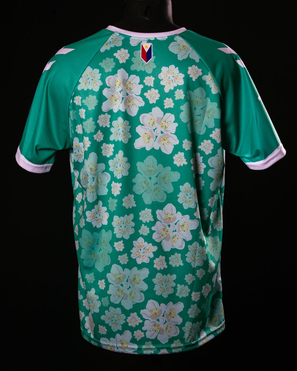 The Sampaguita Kit features the National Flower of the Philippines, the Sampaguita, which is a small white jasmine flower often used in garlands &amp; welcome offerings. The color green represents the Philippines landscapes of luscious emerald rice terraces &amp; diverse forests. 💮