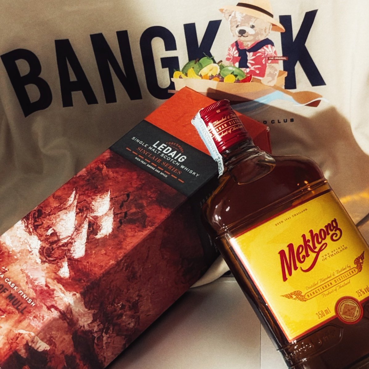 manatiww's tweet photo. Throughout the year in Taipei, somehow I could only find Ledaig Sinclair Series at the airport, finally grabbed another one. Thanks to the Bangkok trip!
Also picked up this Mekhong rum a traditional Thai spirit right before the midnight restriction, can’t wait to try it. https://t.co/G9f7pPK3d7