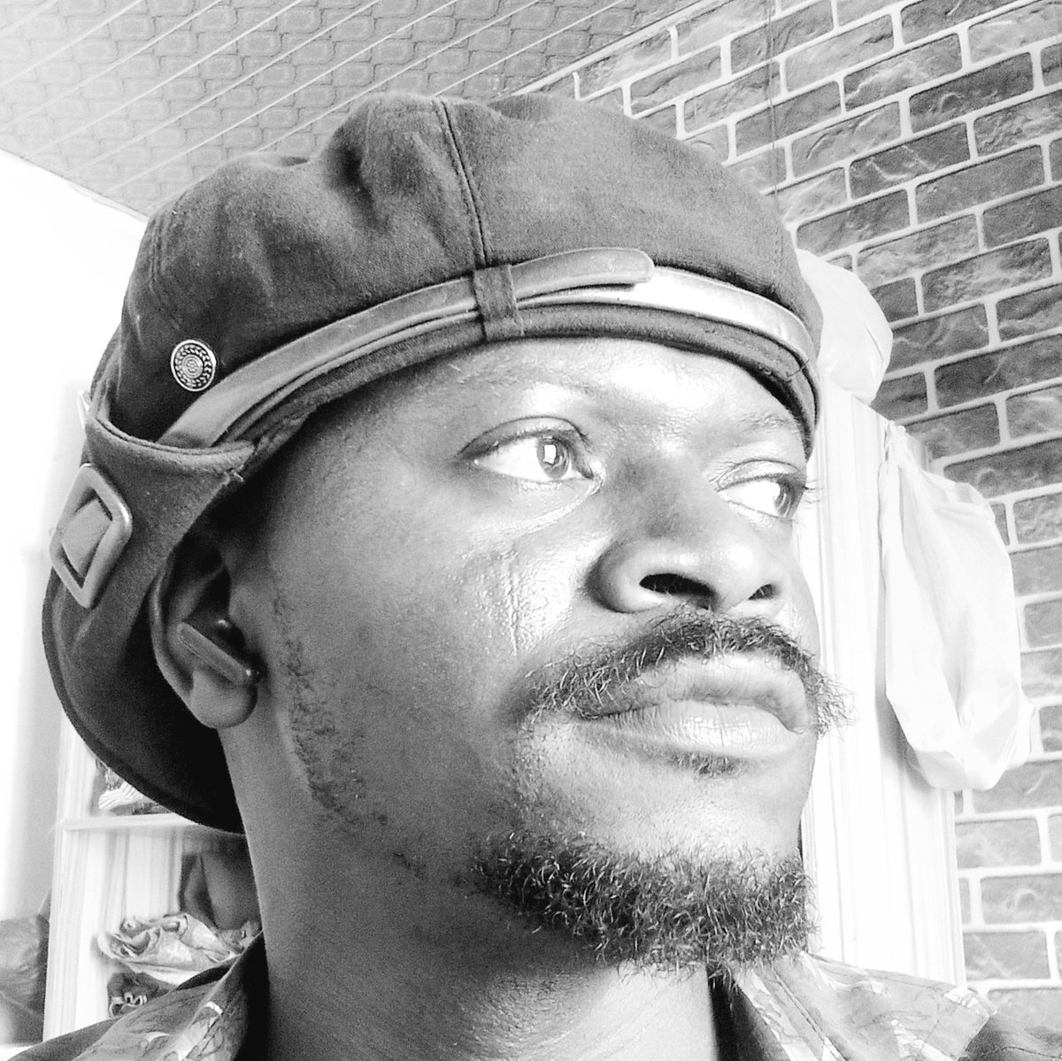 Paulmidibia's tweet image. #NewProfilePic