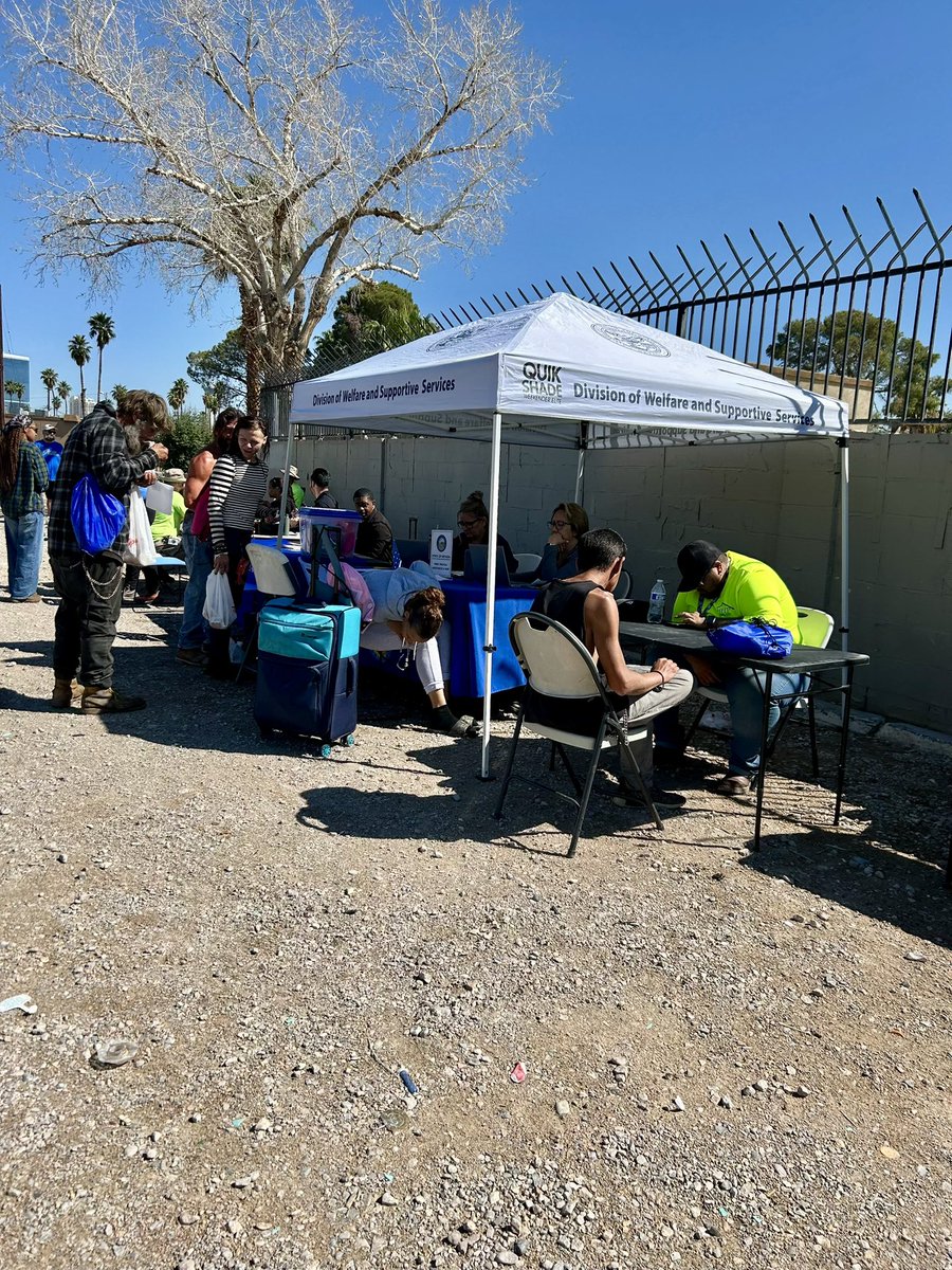 helpsonv's tweet image. Rain or shine, our HRT team shows up. At this week’s Encampment Connect we served 26 clients &amp;amp; 30+ walk-ups with: 💉 Naloxone, 🧼 hygiene kits, 🚿 showers, 🧪 testing, 🏠 shelter referrals &amp;amp; more.  

Grateful to our amazing partners!  
#OutreachMatters #HRT #CareGiveHELP