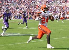 JThrock45_'s tweet image. Everyone knew Chubb wasn’t coming back the second they drafted 2 running backs sadly. Thanks for the memories, Nick
Still one of the best pictures of all time