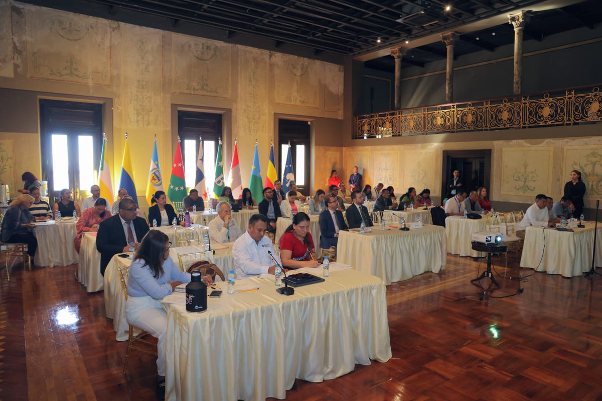 MinGobPma's tweet image. Participamos del taller de Sensibilización sobre Territorios Colectivos, Gobernanza, titulación y cohesión social, dirigido por sus autoridades tradicionales para funcionarios de diversas instituciones fortaleciendo el vínculo entre el conocimiento ancestral y la acción pública.
