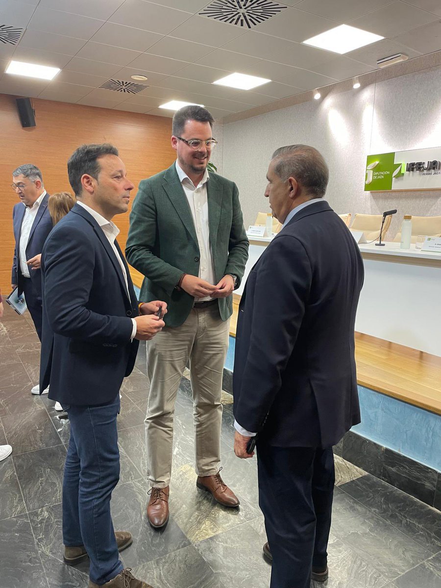 Diputación de Jaén (@dipujaen) on Twitter photo <a href="/JavierPerales_/">Javier Perales</a> y <a href="/FranLozanoB/">Fran Lozano Blanco</a> presentan Expoliva 2025 con sus principales patrocinadores
ℹ️ Esta muestra, que organiza la Diputación a través de Ferias Jaén, se celebrará del 15 al 18 de mayo próximos
Más información en acortar.link/7yoi43 <a href="/JavierPerales_/">Javier Perales</a> y <a href="/FranLozanoB/">Fran Lozano Blanco</a> presentan Expoliva 2025 con sus principales patrocinadores
ℹ️ Esta muestra, que organiza la Diputación a través de Ferias Jaén, se celebrará del 15 al 18 de mayo próximos
Más información en acortar.link/7yoi43
