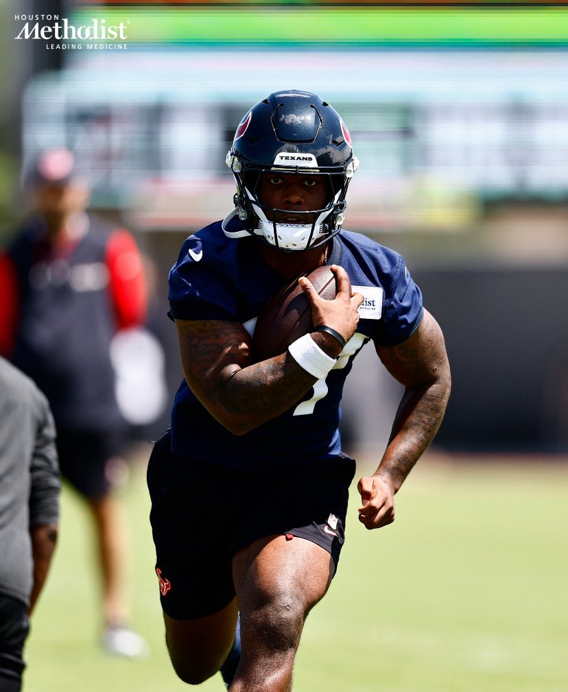MrOptimisticHou's tweet image. Woody Marks is not a small RB. I think this narrative of him just being a pass catching back isn’t going to last long. Bro out here looking like MJD #htownmade
