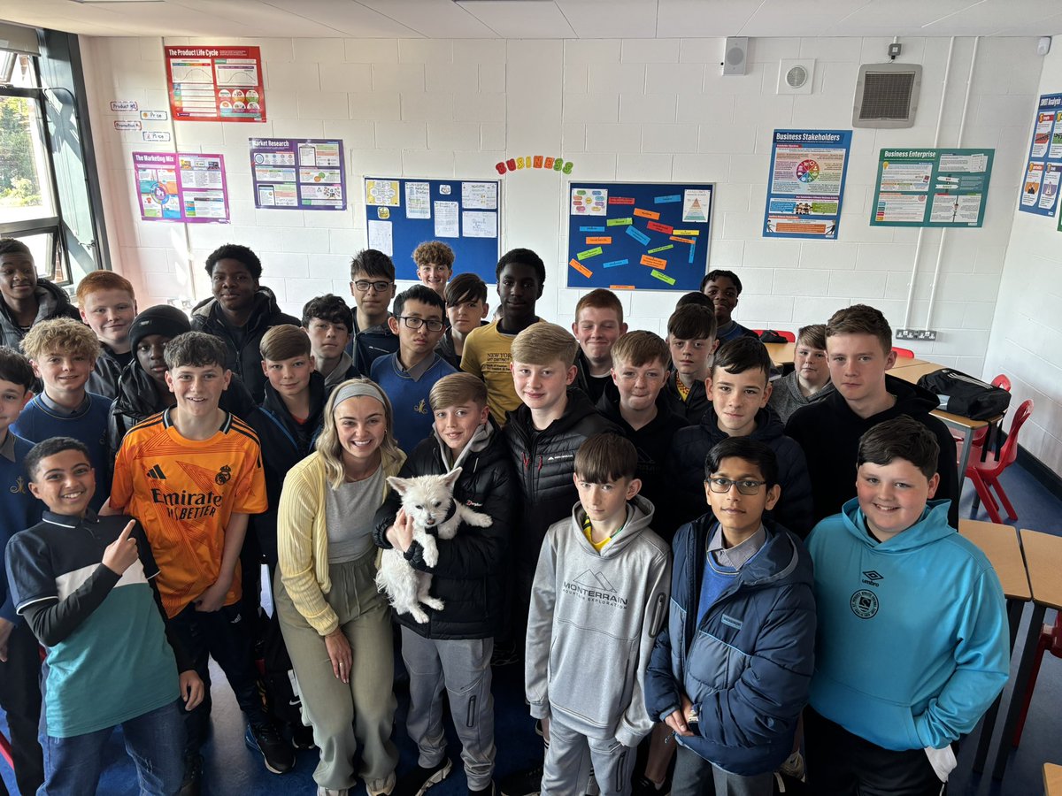 DugganMs's tweet photo. As part of Well-Being week, some teachers brought their furry friends into the classroom! Here we have Busby and Mr.Brown’s dog Bear! My first year Business class had a great time this morning with Busby 🐶🌻 @moylepark https://t.co/gAdGzyk0ug