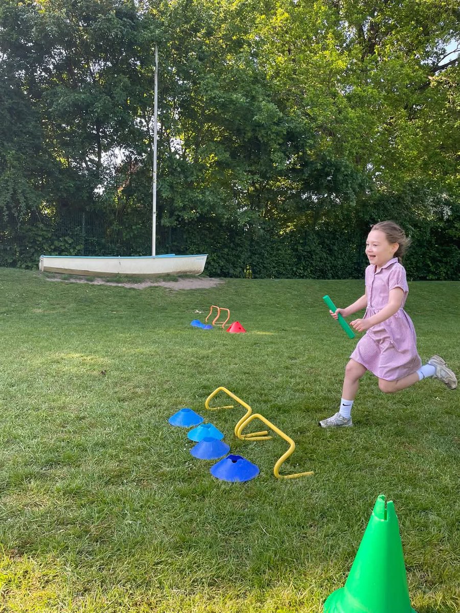 Running club take on Steeplechase Key Stage Relays!

5 hurdles placed around the track, one of them the 'water jump' hurdle.

Huge fun, big smiles and leaping children (and parents)!

#kidmoreendprimaryschool #oxfordshireschools #cavershamschools #runningclub