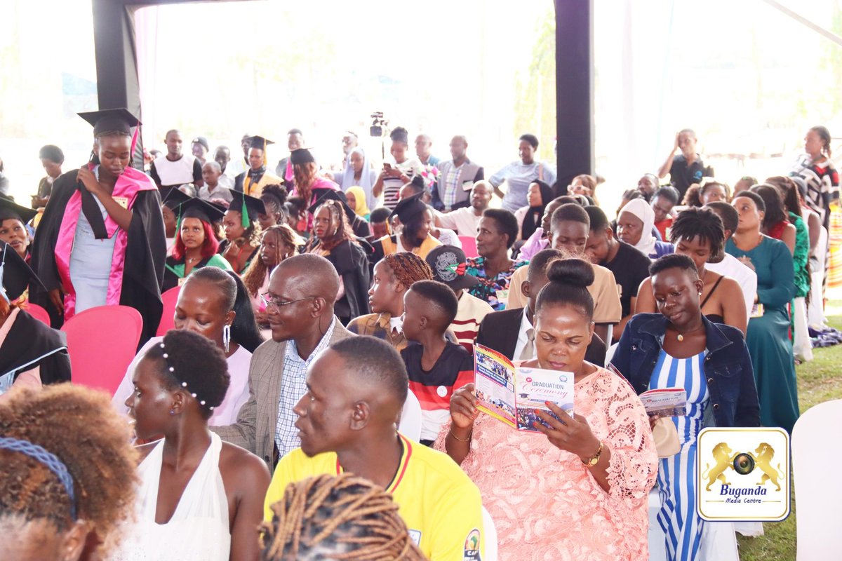 Mukulembeze Amazima Mu Kisaawe ky'Emirimu - Minisita Kazibwe Akubirizza Abatikkiddwa

Minisita w’Amawulire n'Okukunga Abantu era Omwogezi w’Obwakabaka Owek. Israel Kazibwe Kitooke yetabye ku matikkira g’abayizi ba Victory School of Beauty and Hospitality Management ku oguyindidde