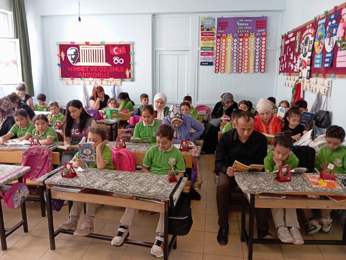 #okuryazargaziantep
<a href="/SireciHanifi/">Hanifi Şireci İlkokulu</a>
<a href="/Gaziantep_MEM/">Gaziantep İl Millî Eğitim Müdürlüğü</a> 
<a href="/gantepvaliligi/">Gaziantep Valiliği</a>
Hanifi Şireci İlkokulu 3-H sınıfı öğrenci ve velileri okuma etkinliği gerçekleştirdi.