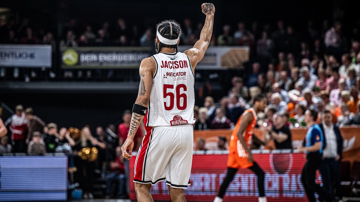 UTSA Men's Basketball (@utsambb) on Twitter photo Another day, another honor for <a href="/jhivvans/">Jhivvan Jackson</a>!
Congratulations to the former Roadrunner on being elected the 2024-25 <a href="/easyCreditBBL/">easyCredit BBL</a> MVP!
📰 utsa.pro/4k9wnbQ
#BirdsUp🤙 | #LetsGo210 | #BuiltByUTSA Another day, another honor for <a href="/jhivvans/">Jhivvan Jackson</a>!
Congratulations to the former Roadrunner on being elected the 2024-25 <a href="/easyCreditBBL/">easyCredit BBL</a> MVP!
📰 utsa.pro/4k9wnbQ
#BirdsUp🤙 | #LetsGo210 | #BuiltByUTSA