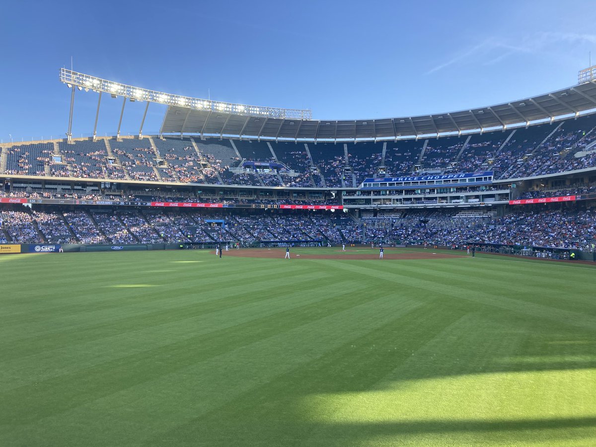 Austin Thomas (@austinthomaspxp) on Twitter photo Lets get it <a href="/Royals/">Kansas City Royals</a>
#FountainsUp Lets get it <a href="/Royals/">Kansas City Royals</a>
#FountainsUp
