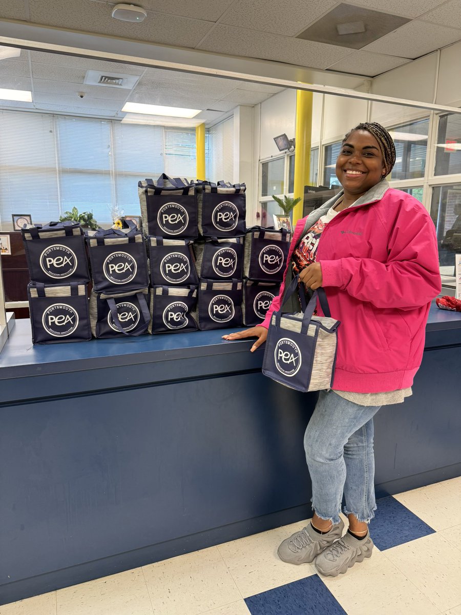 Westhaven ES (@wesbluejays) on Twitter photo In honor of Teacher Appreciation Week, PEA stopped by with bags of goodies for <a href="/WESBluejays/">Westhaven ES</a> staff #PPSshines In honor of Teacher Appreciation Week, PEA stopped by with bags of goodies for <a href="/WESBluejays/">Westhaven ES</a> staff #PPSshines