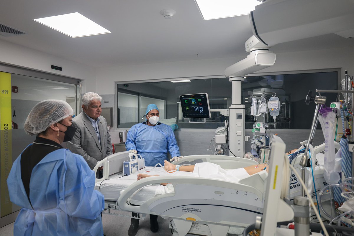 as_salazar's tweet image. Presidente @JoseRaulMulino VISITA NIÑA QUE RECIBIÓ PEDRADA EN MANIFESTACIÓN
El Presidente de la República, José Raúl Mulino, visitó esta mañana en la Ciudad de la Salud a la niña de 4 años que recibió una pedrada en la cabeza, cuando el vehículo en el que transitaba con su…