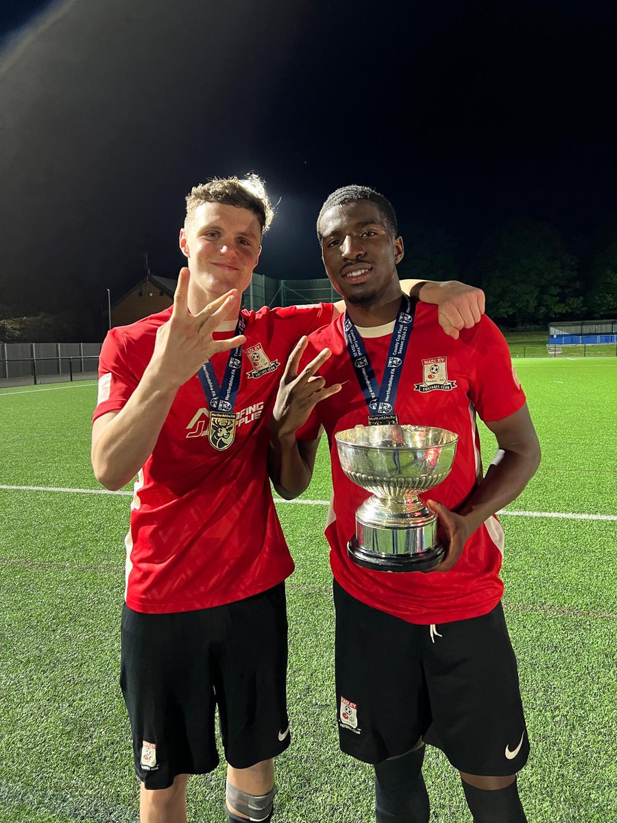 24/25✅Been a great season with <a href="/hadleyfc/">Hadley FC</a>. Very grateful to be apart of such a great team, thank you <a href="/clarky_ant1984/">(clarky)</a> for the opportunity.

47 games
18 clean sheets 
3 goals 
Reached playoffs
Onto the next one!