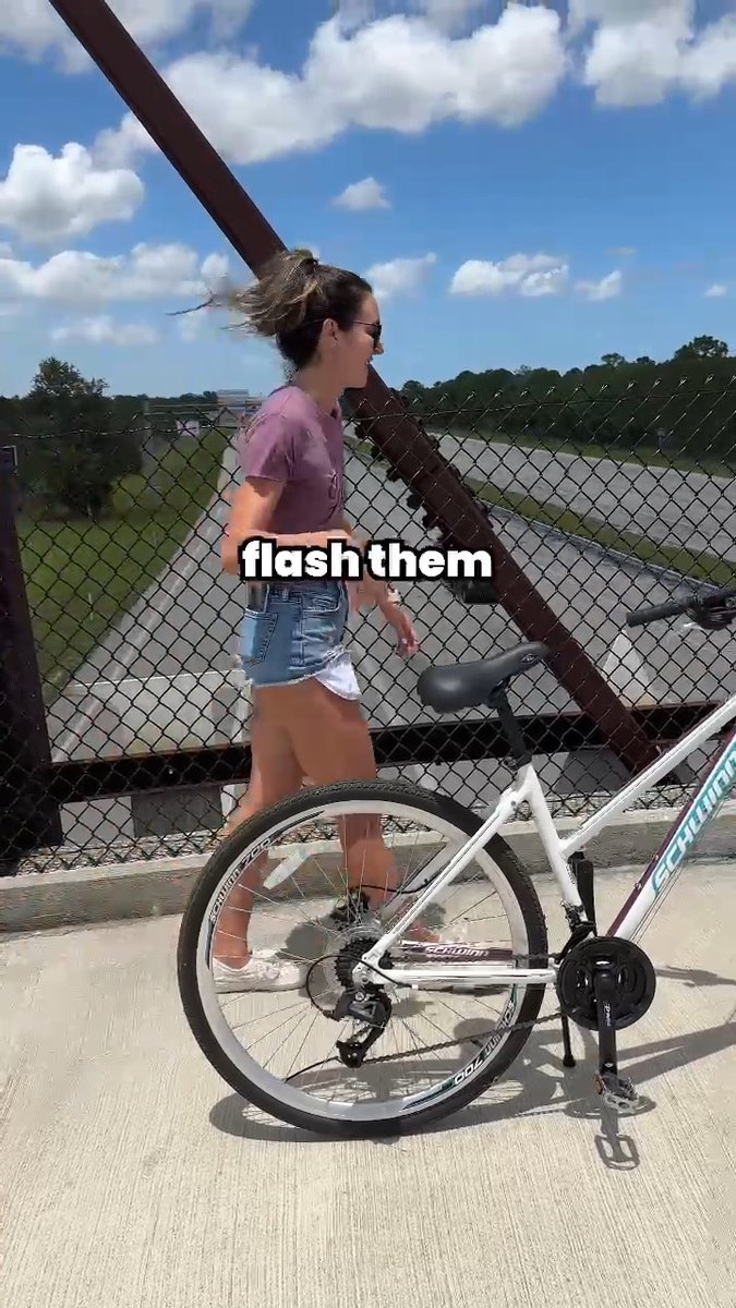 It’s safe to say the trucker loved my pose!