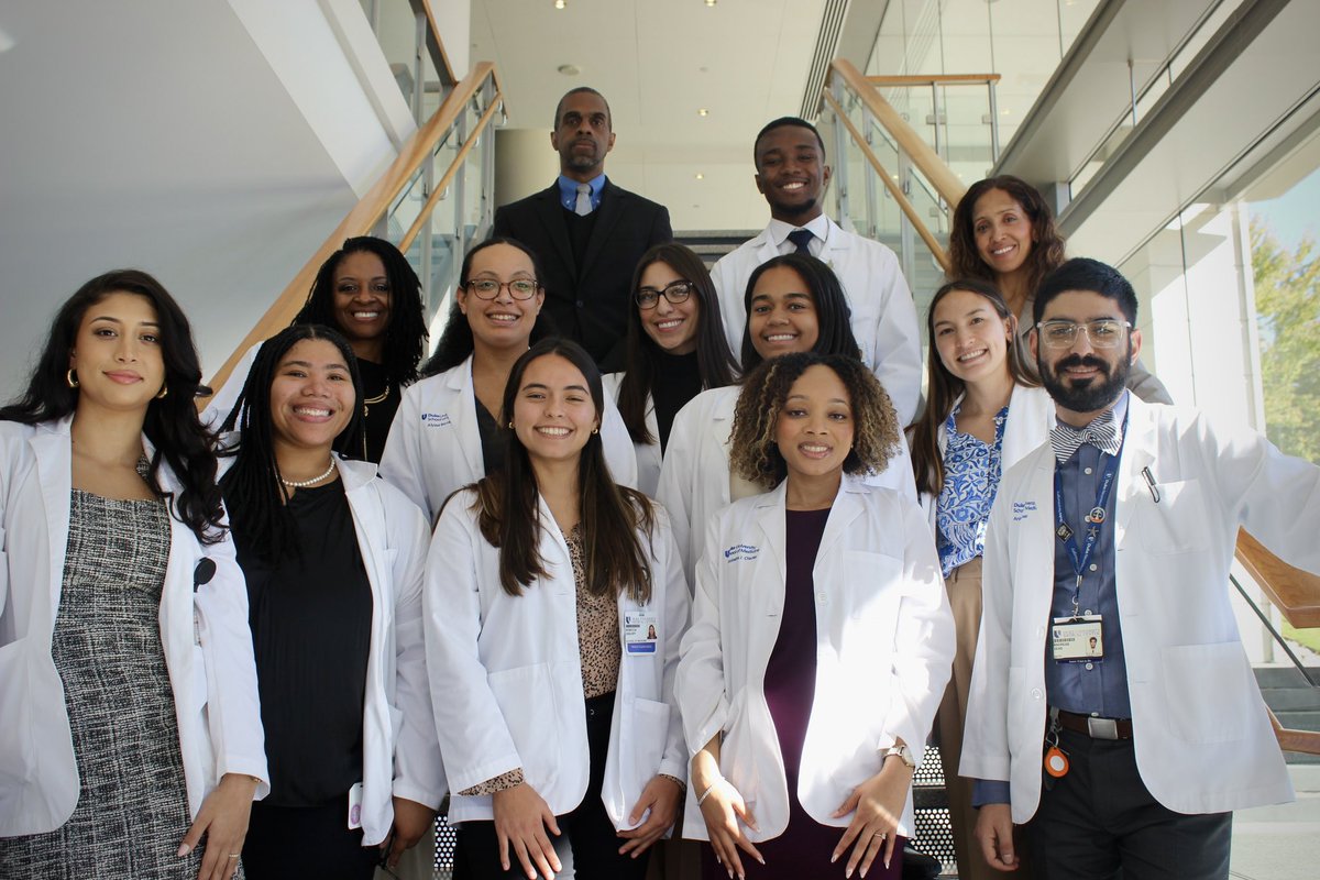 Wrapping up our trip down memory lane with last year’s Executive Board, including our incredible faculty mentors 📸🤩 Time to get excited for FLXSUS 2025! 💫🩺 #MedTwitter #NeuroTwitter #OrthoTwitter #Plastics #ENT #Surgery #FLXSUS
