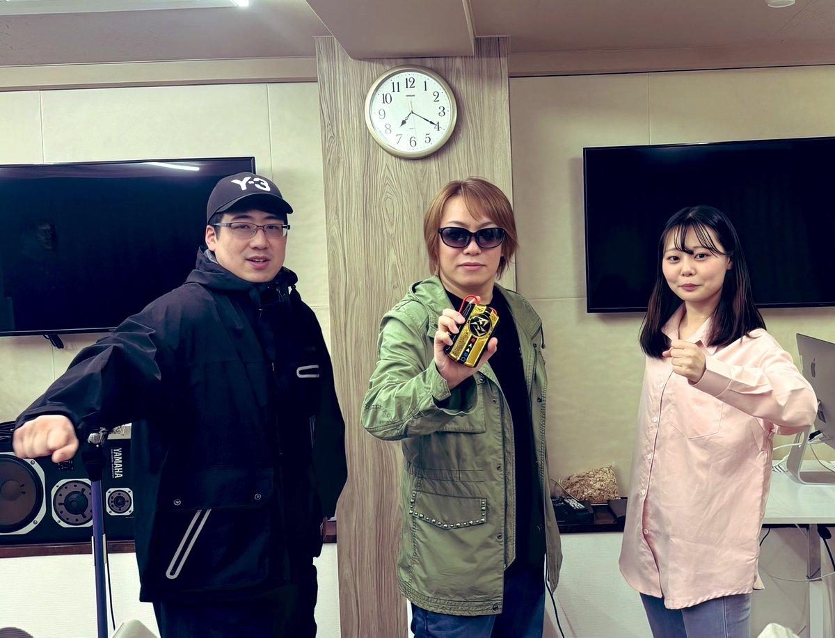 YOFFY_Psychic's tweet photo. ドロンチェンジャー常時携帯してるのスゴイ！！
超英雄祭やアニサマ、懐かしい話もたくさんしま��た📻🎙️ https://t.co/J5iJHzSsJf
