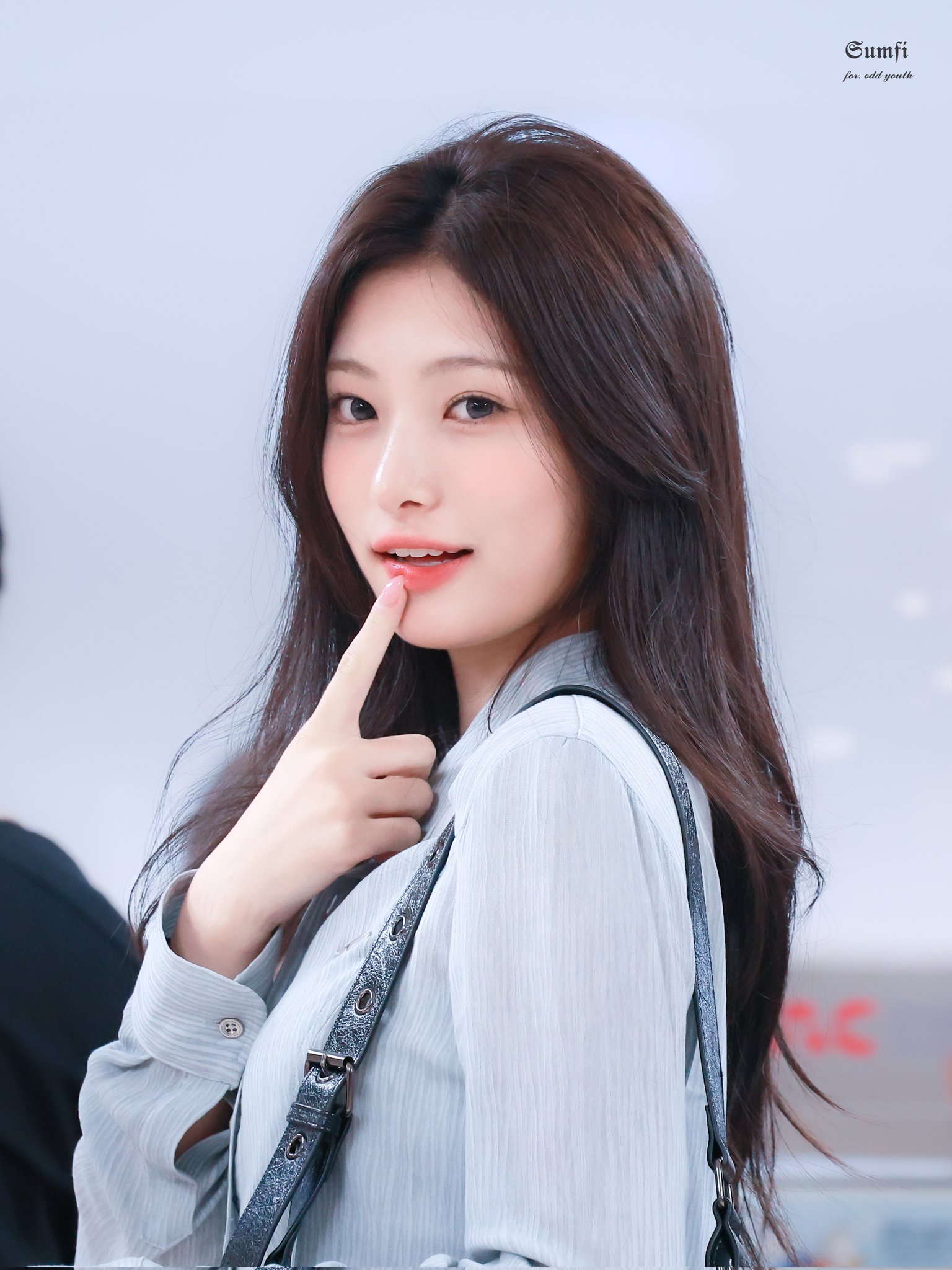 데뷔 후 첫 케이콘 간 5세대 비주얼 여돌 출국 모먼트 | 인스티즈