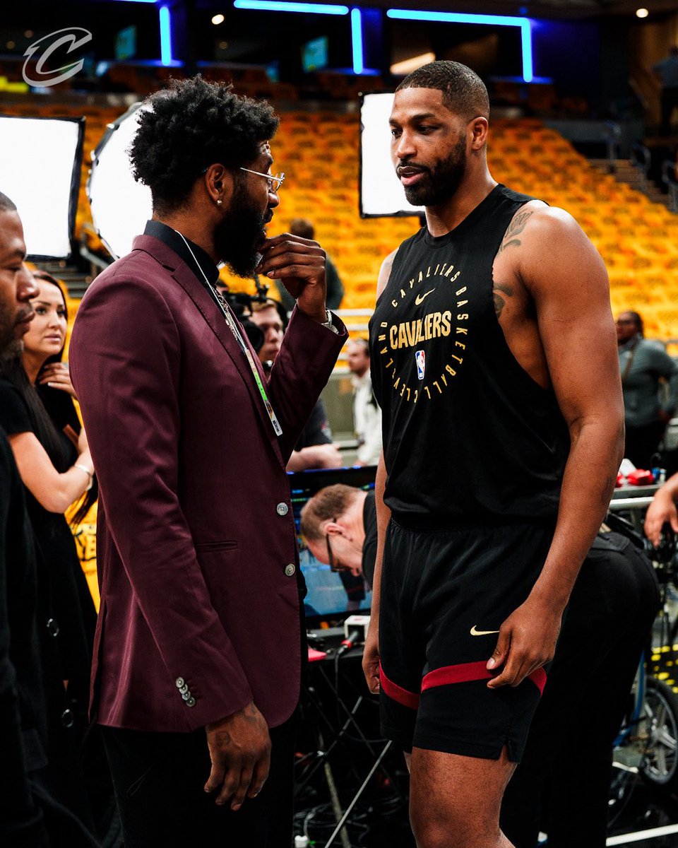 cavs's tweet image. 2016 Cleveland Cavalier CHAMPION is in the building for G3! #LetEmKnow