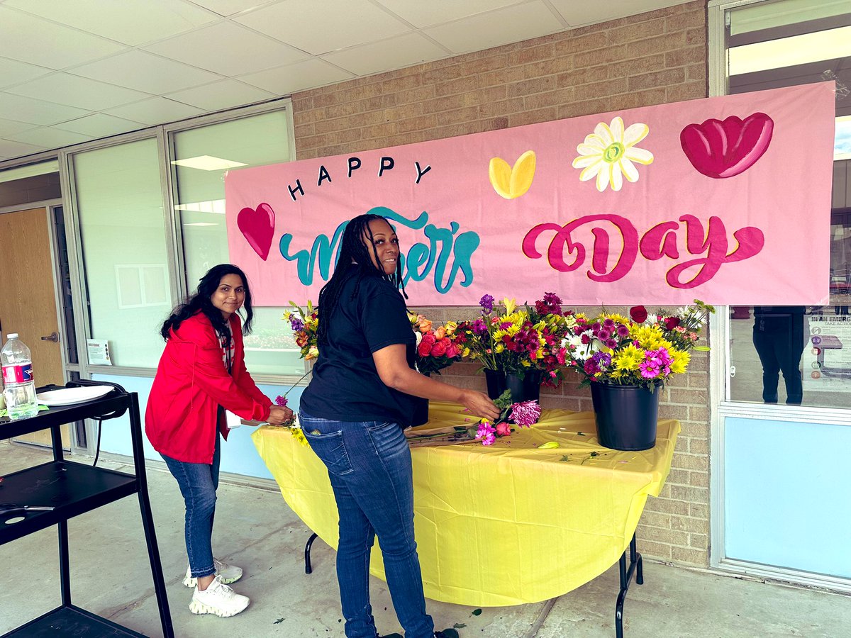 Happy Mother’s Day to our Dunn Family! 

Enjoy your weekend ♥️