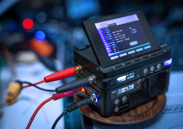 bd7pa's tweet photo. Discharge for the TK11 battery. #tk11 #ham #hamradio https://t.co/jA0qYcHErg