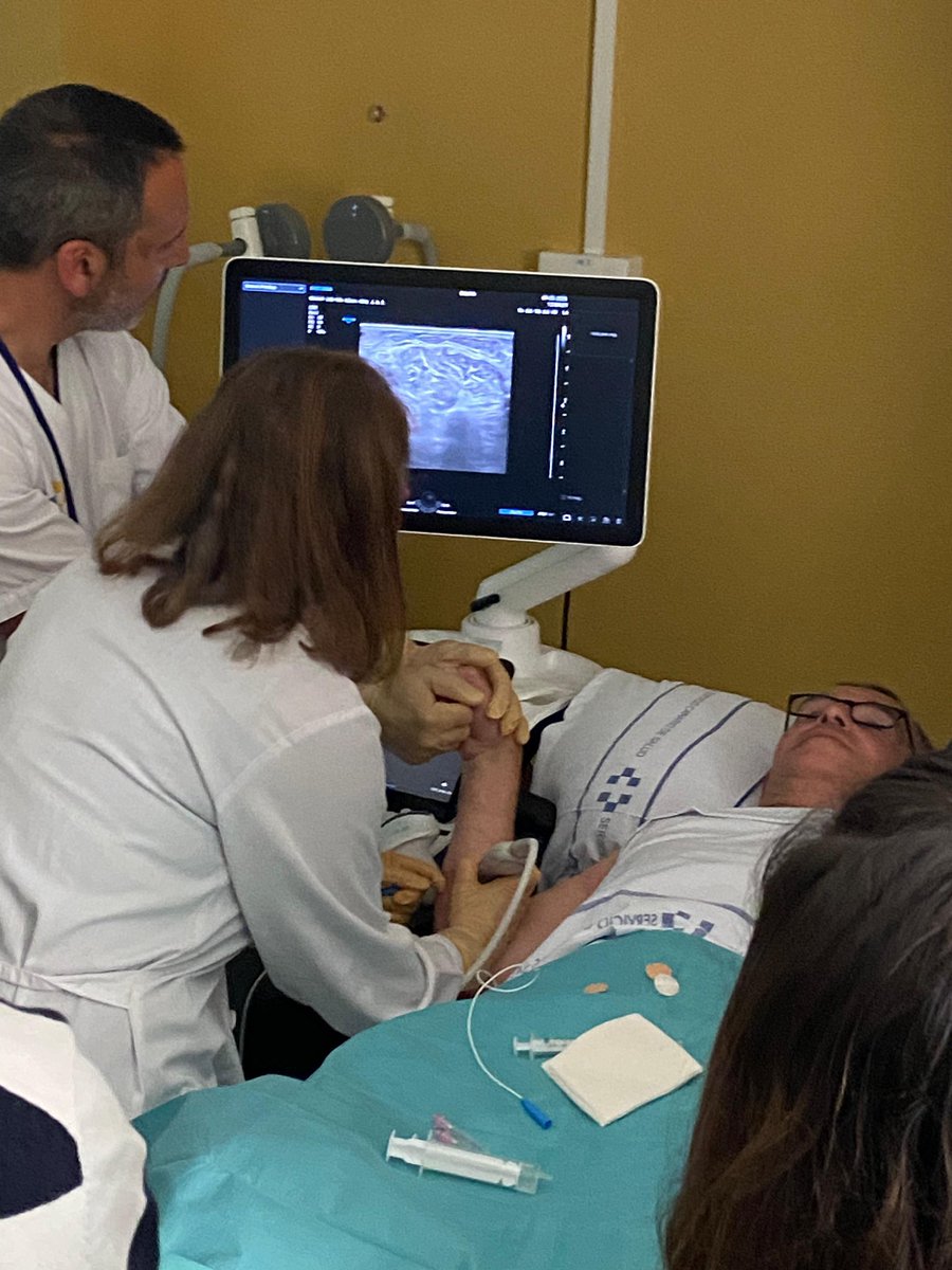 TieDoc's tweet photo. Gracias a MERZ por el apoyo para la realización del Expert que hemos celebrado en el Hospital Insular de Gran Canaria.Hoy hemos visto como la Radiofrecuencia y la toxina se unen para mejorar las secuelas de los pacientes con daño cerebral adquirido  @SERMEF_es @SEMDOR2 @SOCARMEF1 https://t.co/WCvniMyJfM