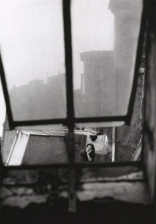 "La vida es una serie de colisiones con el futuro; no es una suma de lo que hemos sido, sino de lo que anhelamos ser".
José Ortega y Gasset
📷Jeanloup Sieff